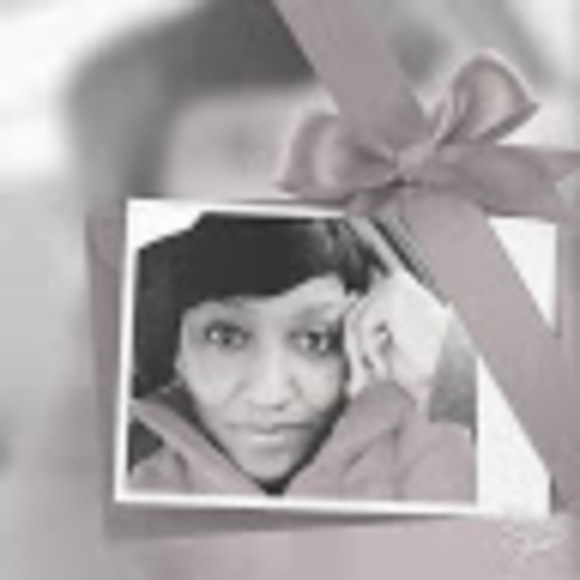 Meet your Posher, Rhonda - Picture 1 of 1